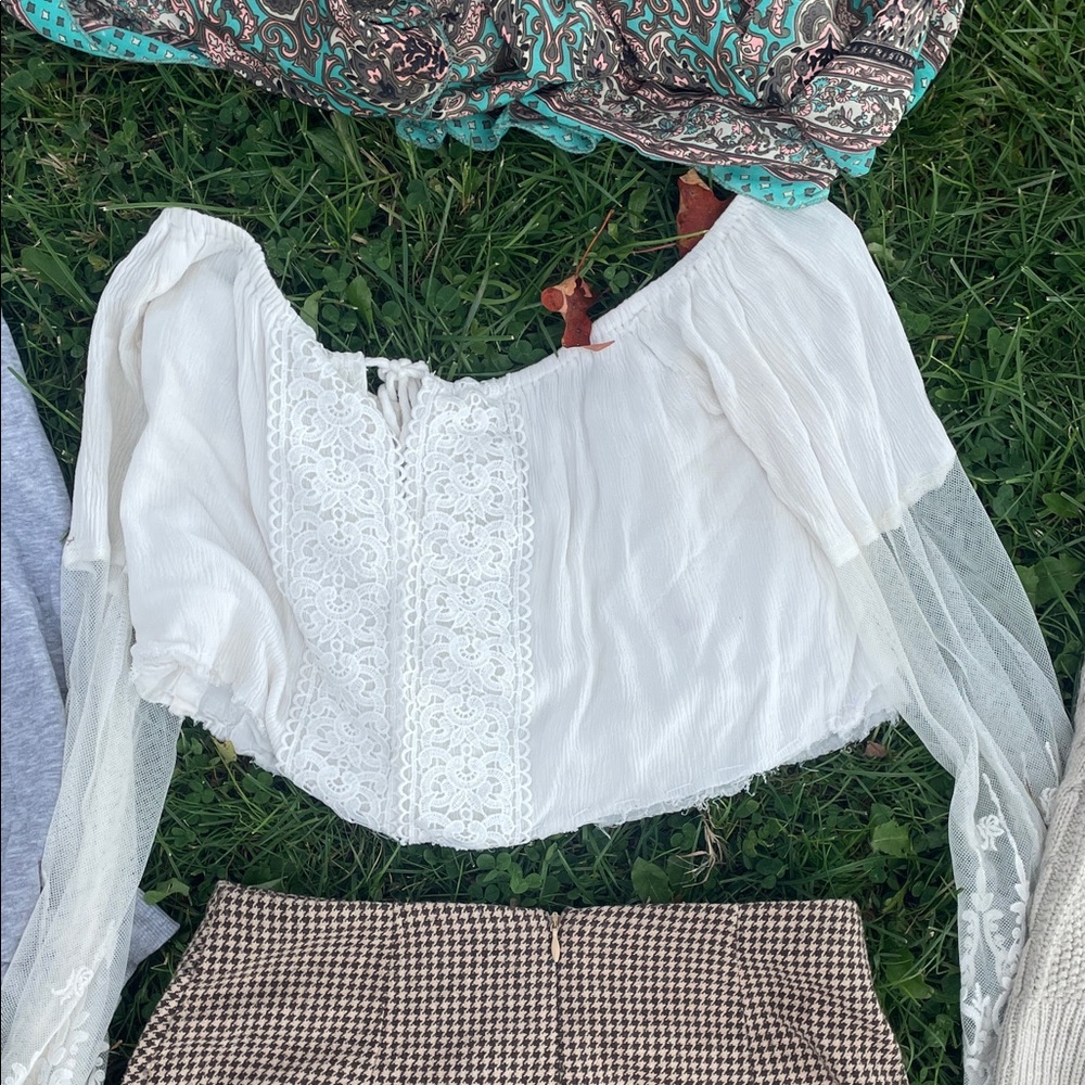 Elegant White Lace Women's Top